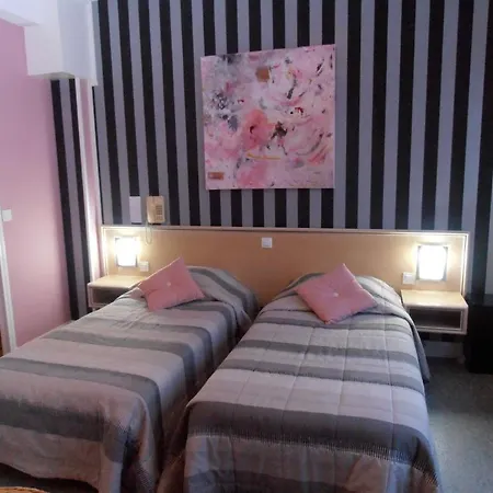 Hotel Le Crystal 2*